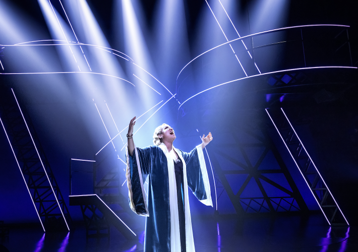 Stage image from Lempicka